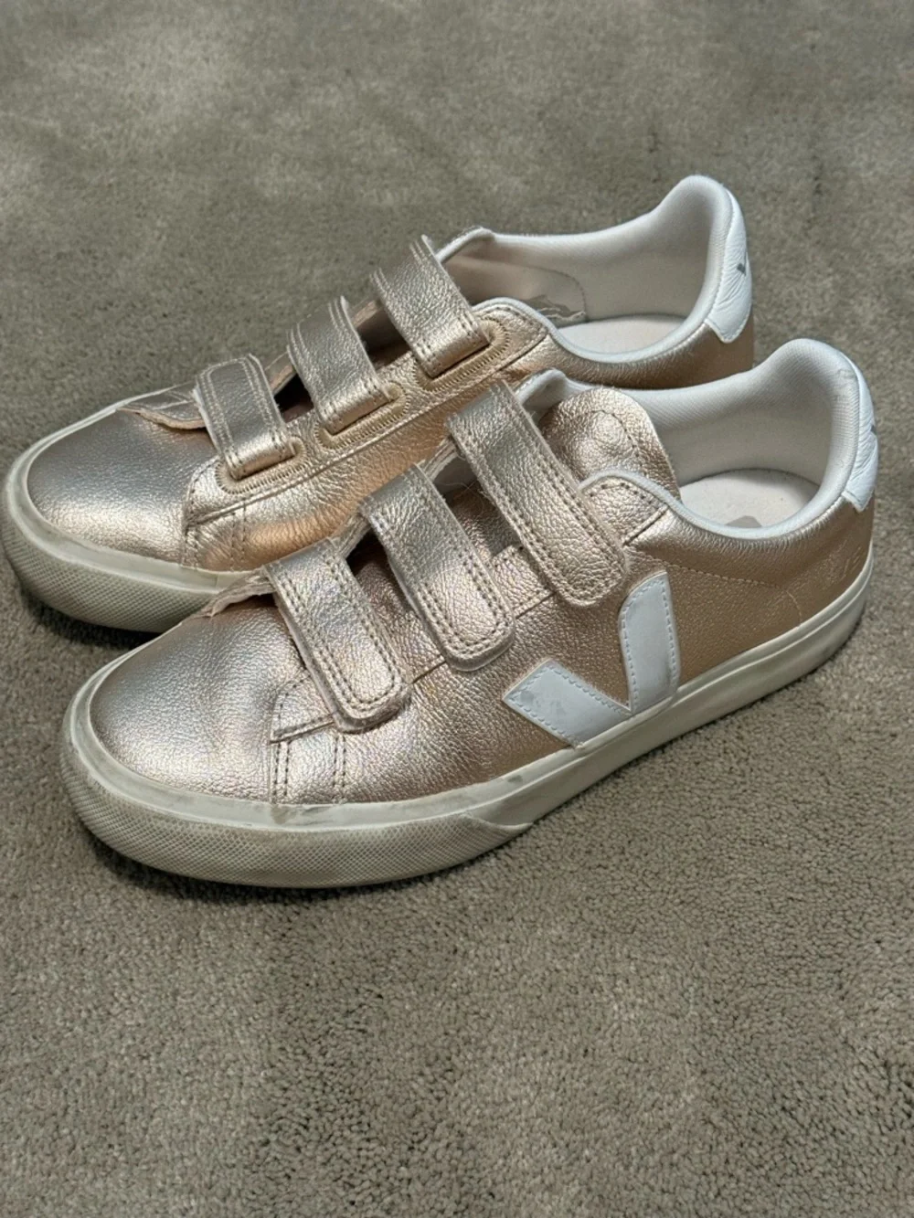 Veja Women’s Metallic Rose Gold Velcro Sneakers 39 - Picture 4 of 5